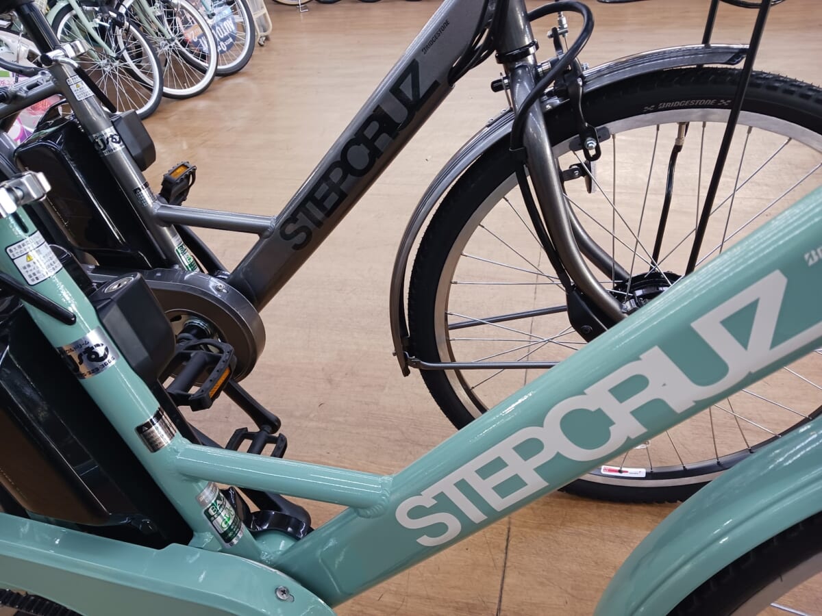 残りわずか 早い者勝ちです！！ BRIDGESTONE（ブリヂストン）STEPCRUZ e（ステップクルーズe）限定カラー”E.Xモダングリーン” ”M.Xガンメタグレー”展示中です！！