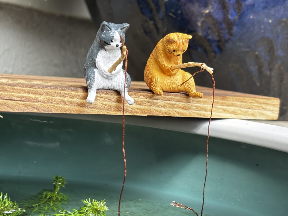 釣り猫オブジェ