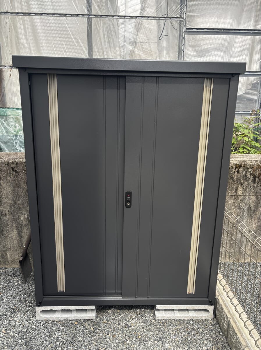 出勤前に組み立てた屋外倉庫