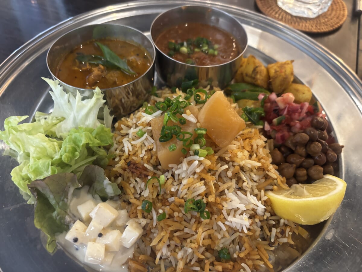 木村香辛料飯店 カレー皿 全景
