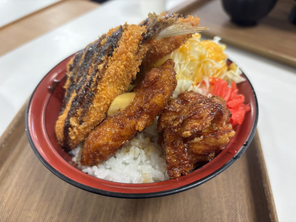 米山SA ご当地グルメ 名物丼