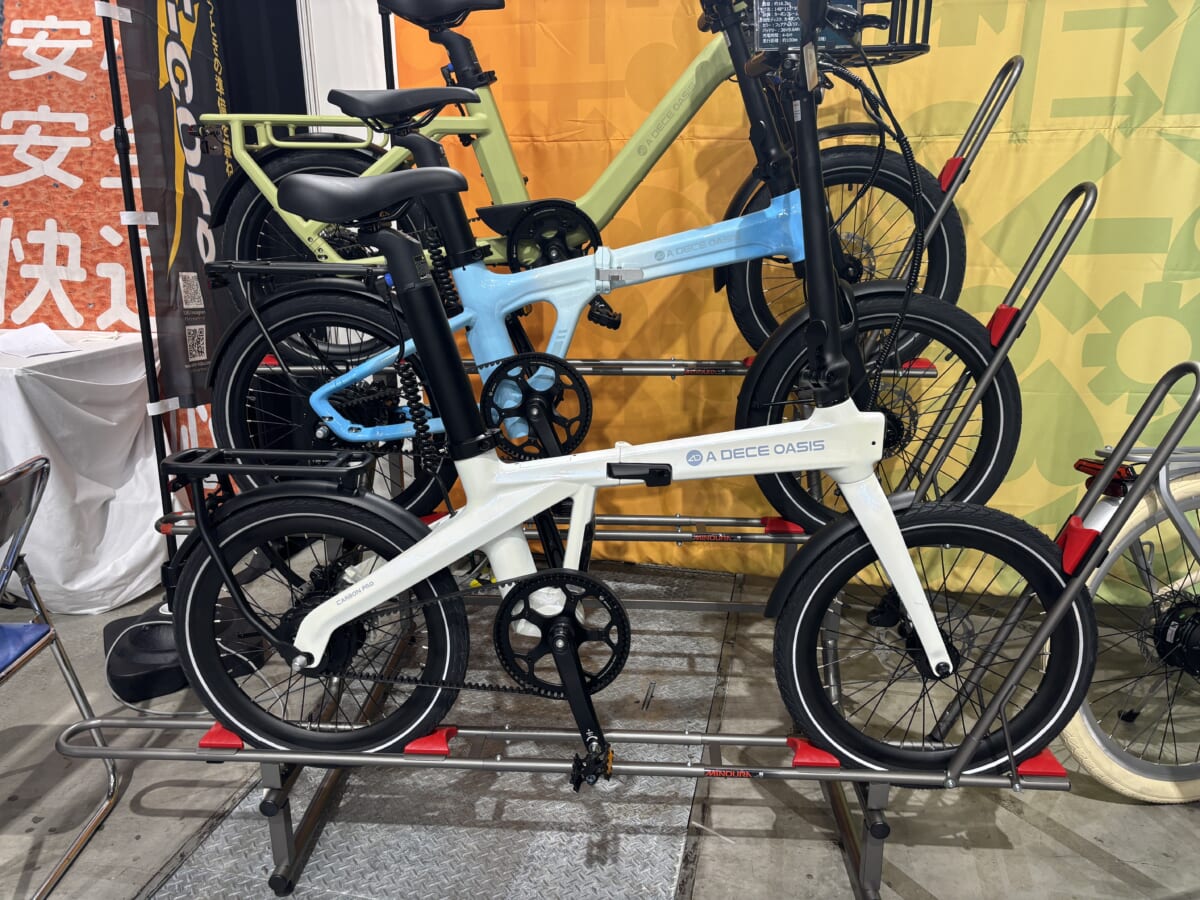ADO Air Carbon Proの展示車両（パールホワイト）